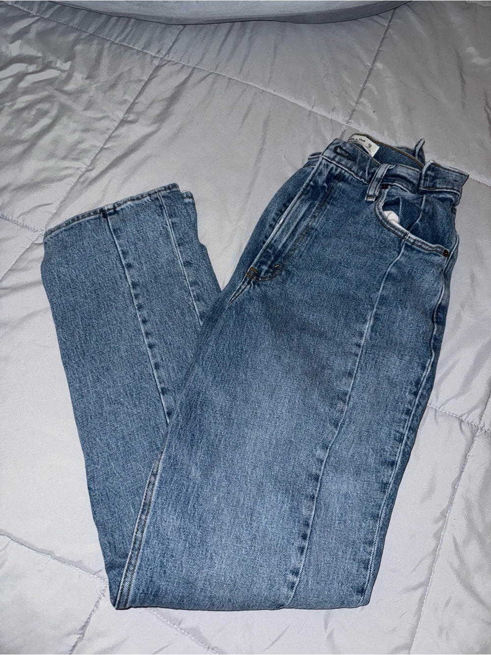 Abercrombie & Fitch High-Rise Medium Blue Straight Jeans